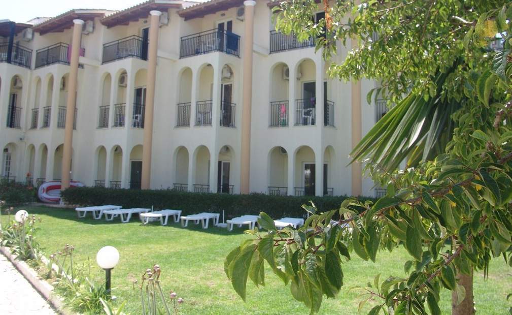 Silver Beach Hotel And Annexe Apartments (Adults Only) Roda  Exterior foto